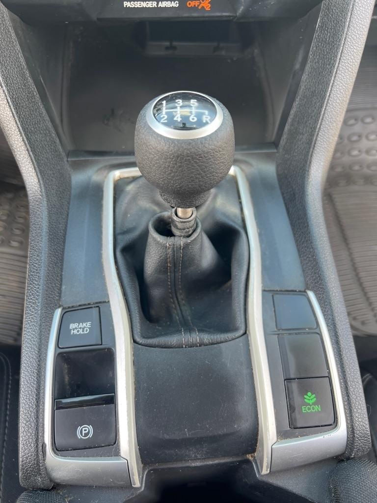 Honda Civic LX Sedan 6MT 2016