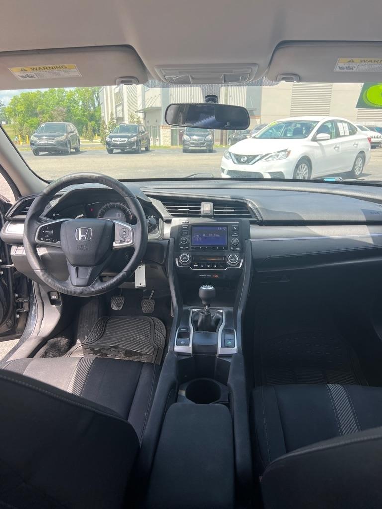 Honda Civic LX Sedan 6MT 2016