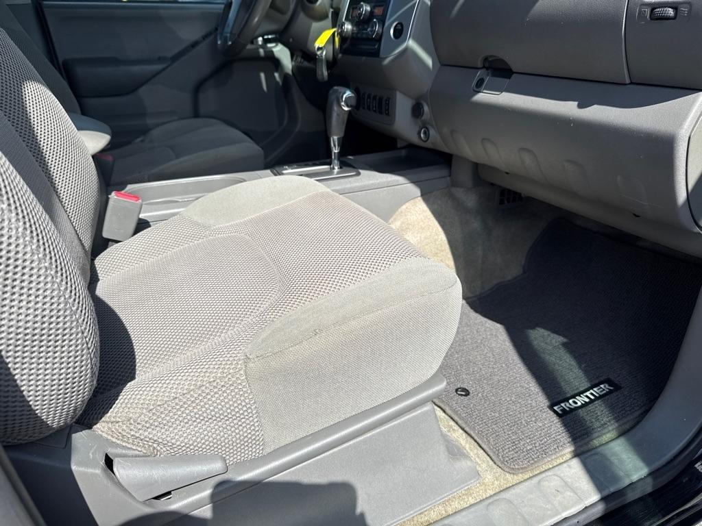 Nissan Frontier S Crew Cab 5AT 2WD 2016