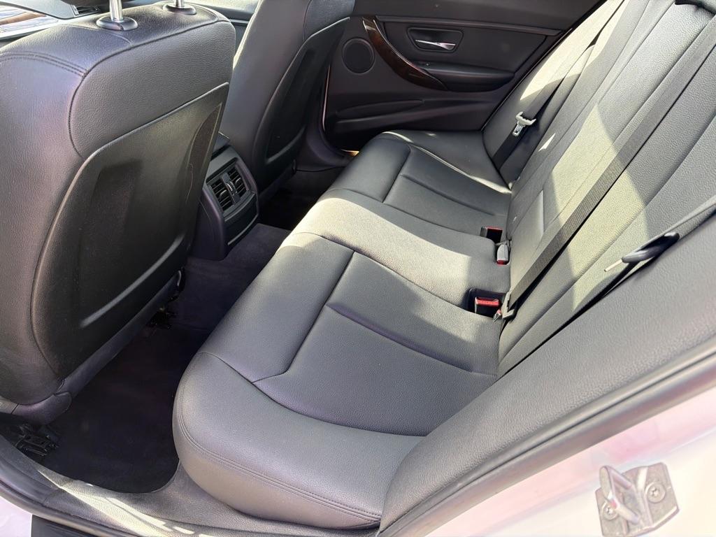 BMW 3-Series 320i Sedan 2015