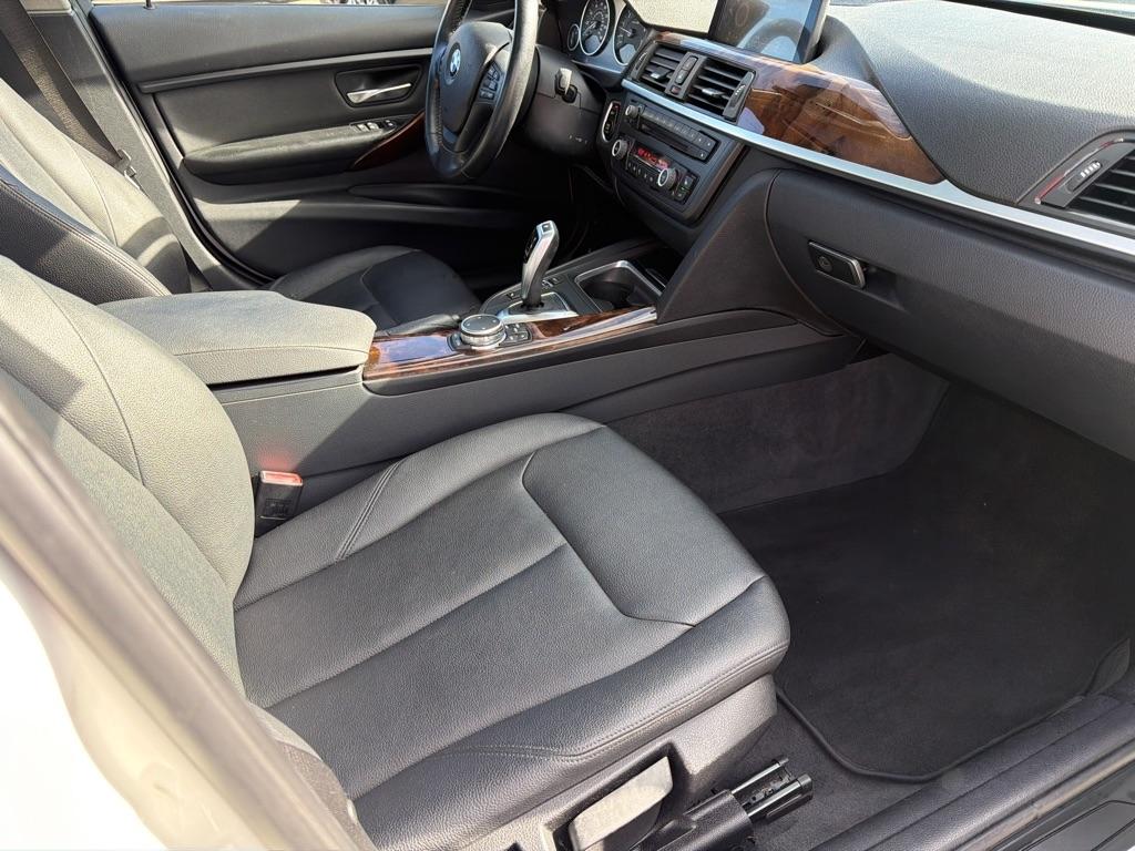 BMW 3-Series 320i Sedan 2015