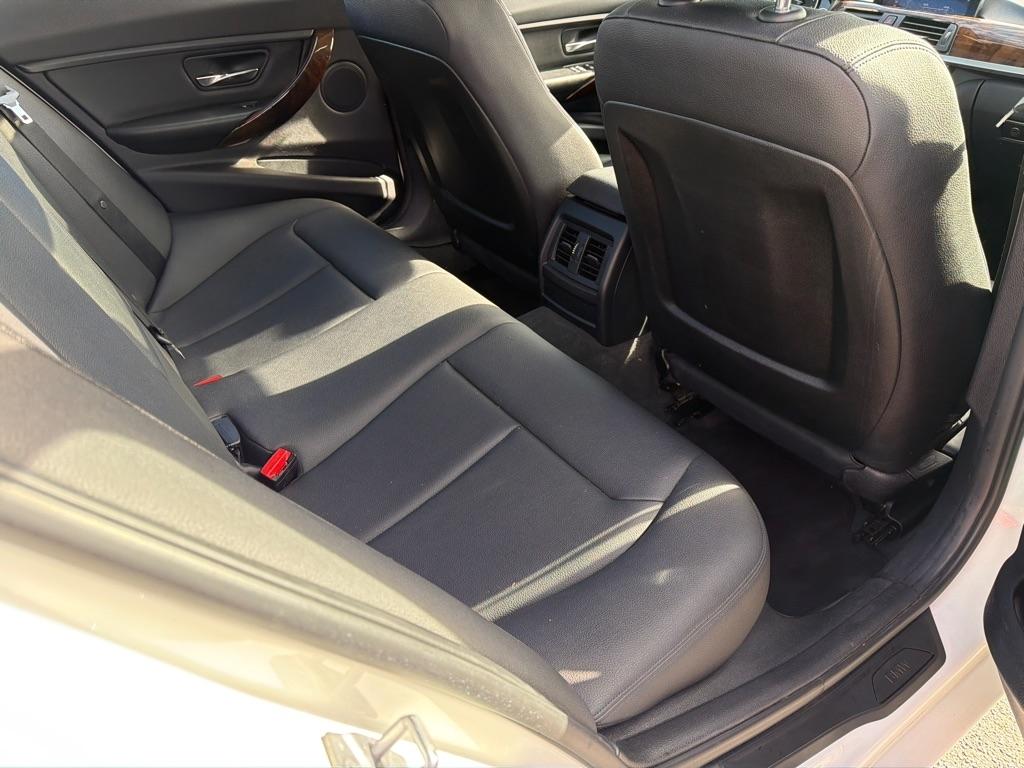 BMW 3-Series 320i Sedan 2015