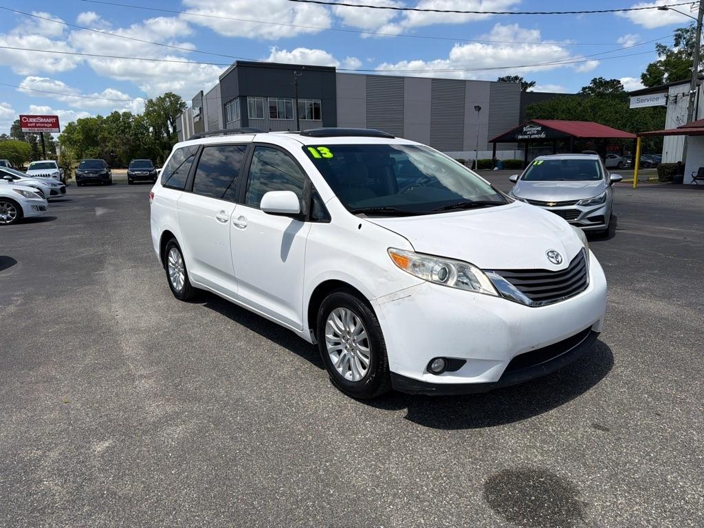 Toyota Sienna XLE FWD 8-Passenger V6 2013