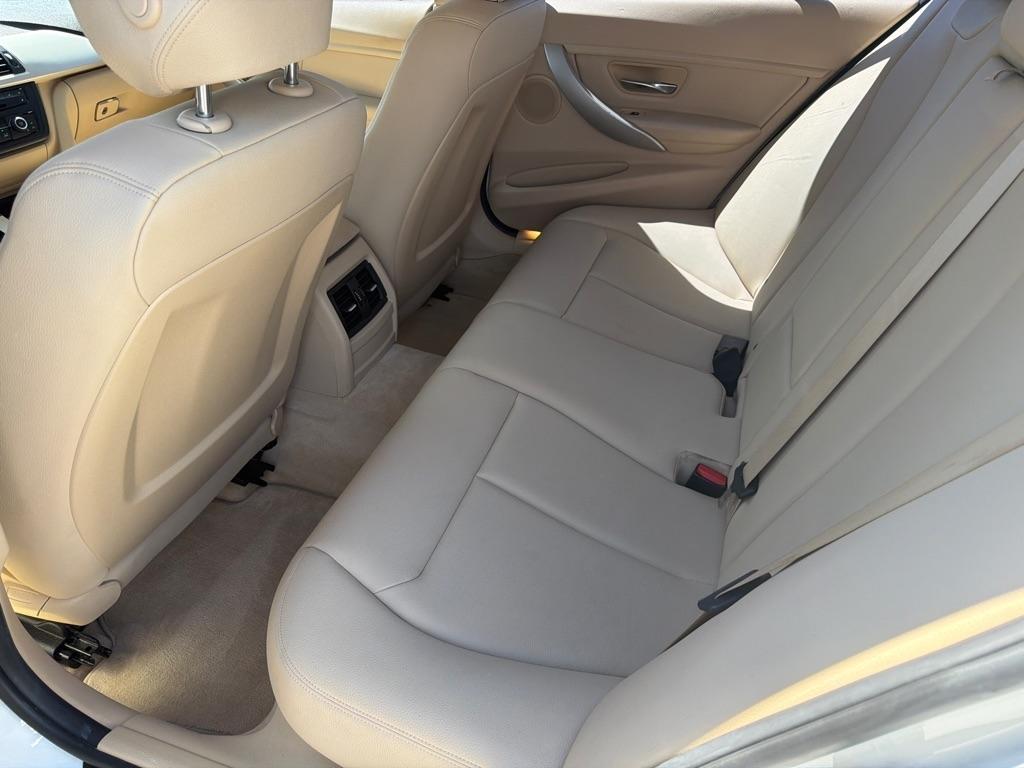 BMW 3-Series 320i Sedan 2015