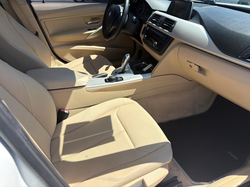 BMW 3-Series 320i Sedan 2015