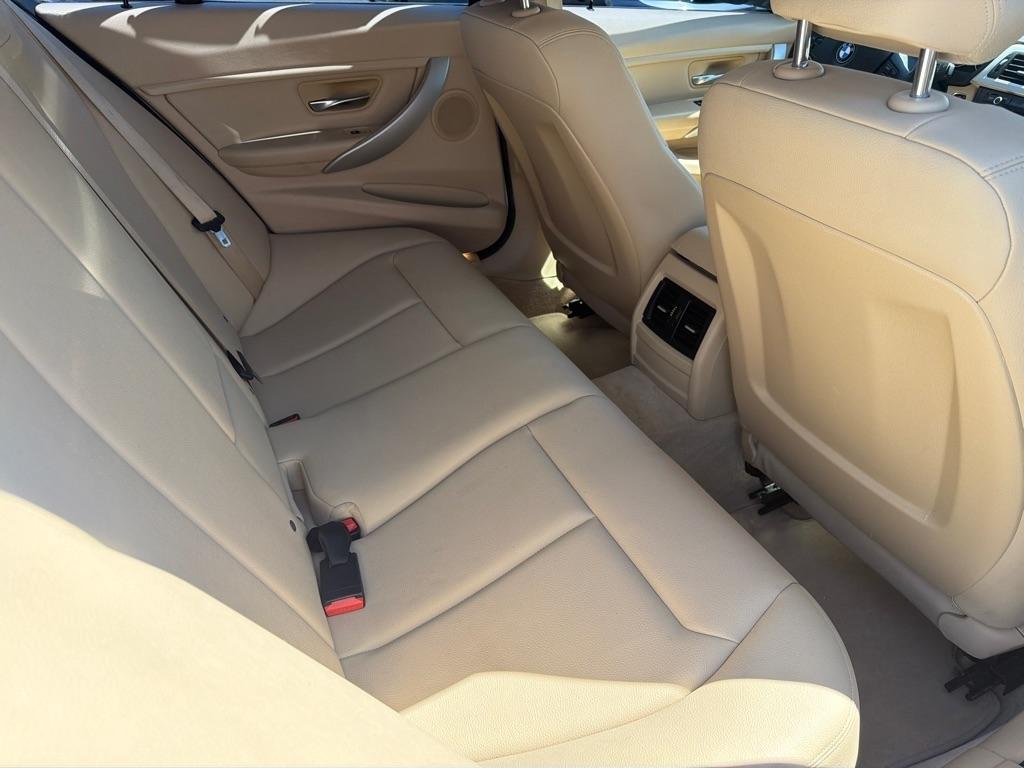BMW 3-Series 320i Sedan 2015