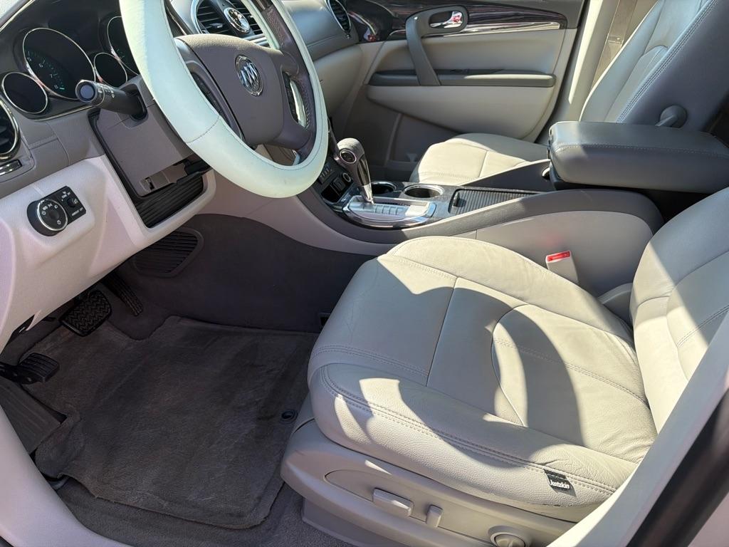 Buick Enclave Convenience FWD 2016