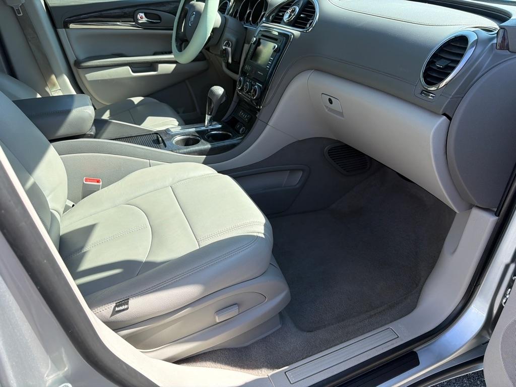 Buick Enclave Convenience FWD 2016