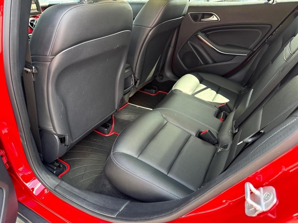 Mercedes-Benz GLA-Class GLA250 2015