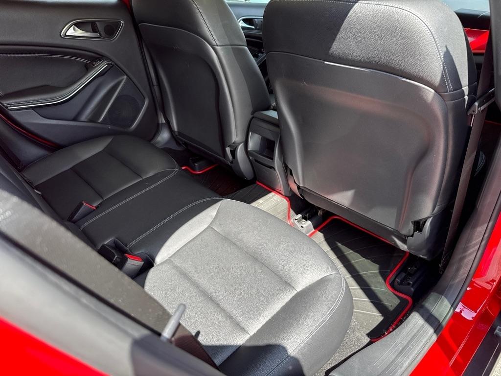 Mercedes-Benz GLA-Class GLA250 2015