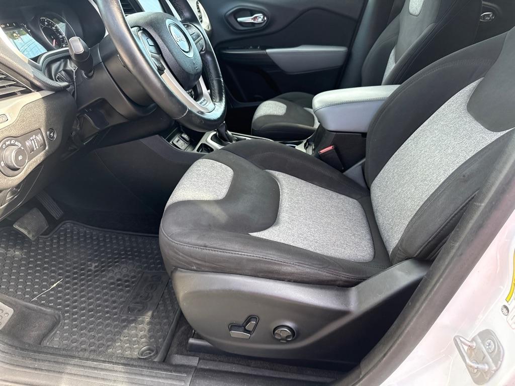 Jeep Cherokee Latitude FWD 2014