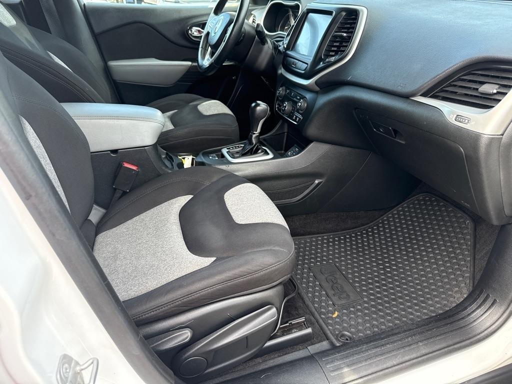 Jeep Cherokee Latitude FWD 2014