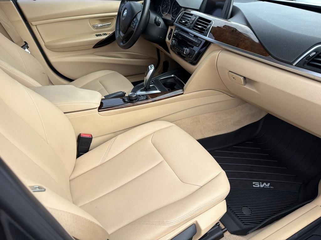 BMW 3-Series 320i Sedan 2016