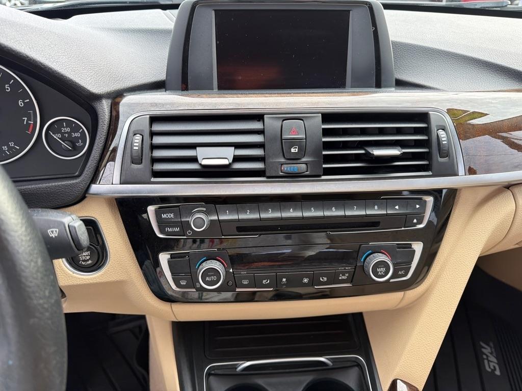 BMW 3-Series 320i Sedan 2016