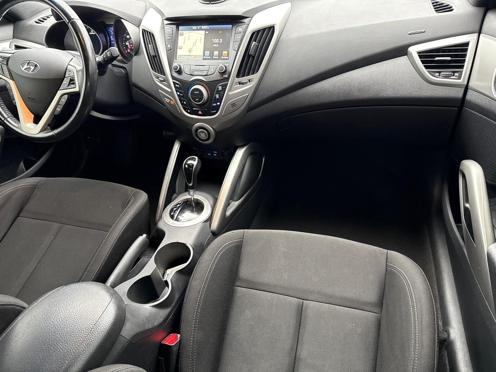 Hyundai Veloster Base 6MT 2017