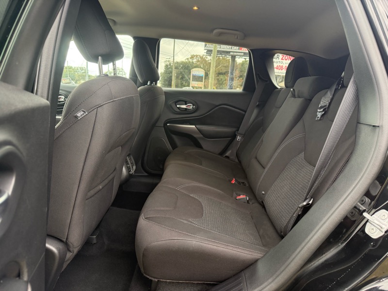 Jeep Cherokee Latitude FWD 2019