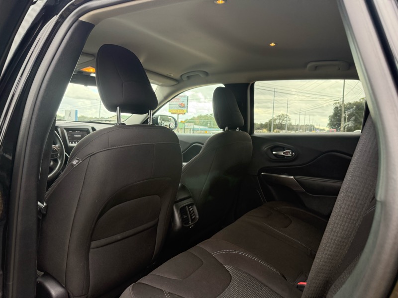 Jeep Cherokee Latitude FWD 2019