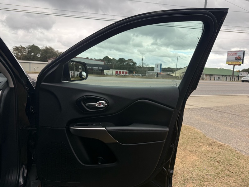 Jeep Cherokee Latitude FWD 2019