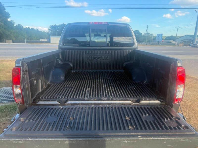 Nissan Frontier S Crew Cab 5AT 2WD 2017
