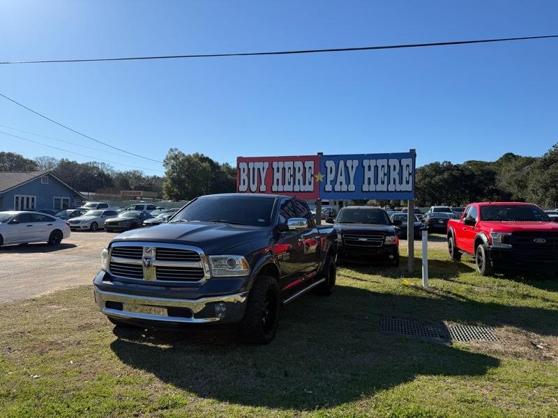 2016 RAM 1500 Laramie Crew Cab SWB 2WD