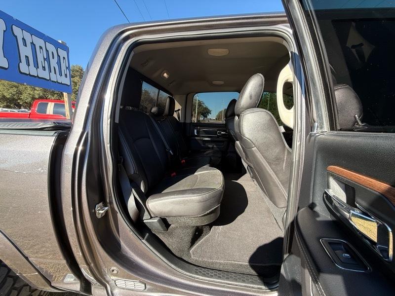 RAM 1500 Laramie Crew Cab SWB 2WD 2016