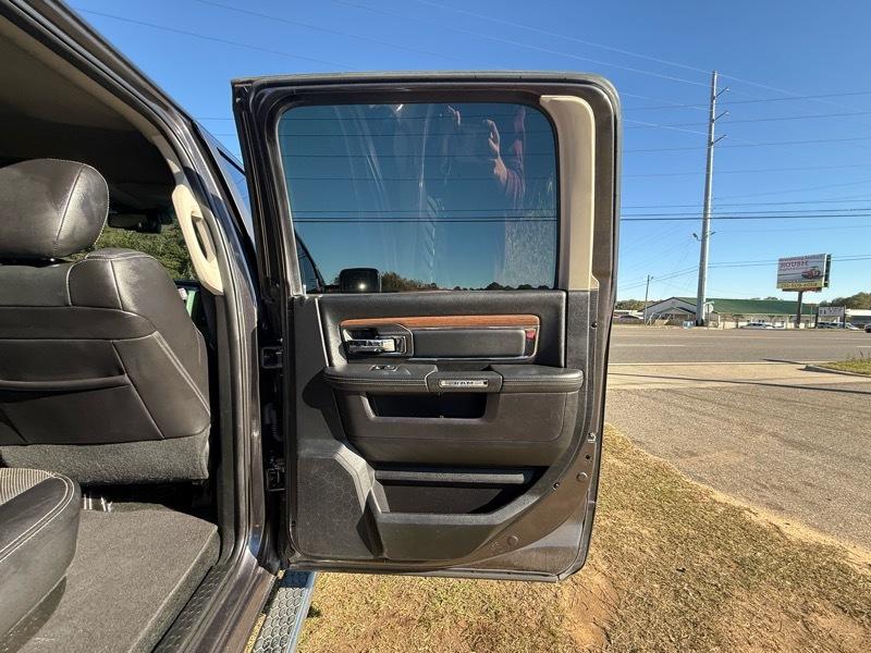 RAM 1500 Laramie Crew Cab SWB 2WD 2016