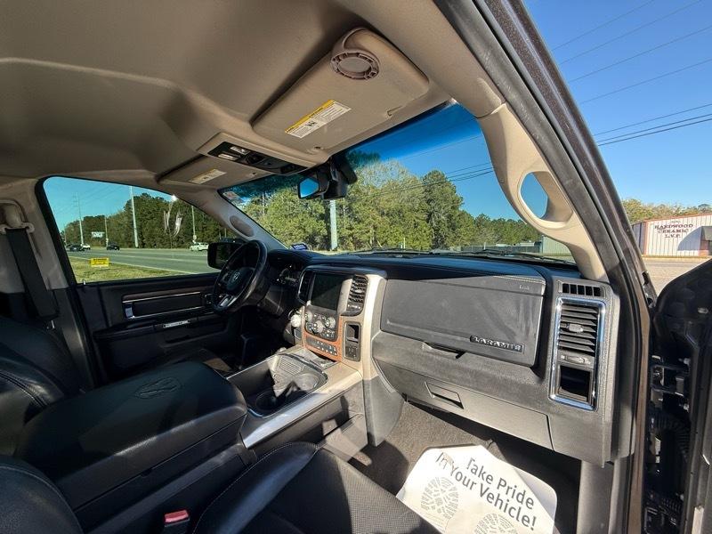 RAM 1500 Laramie Crew Cab SWB 2WD 2016