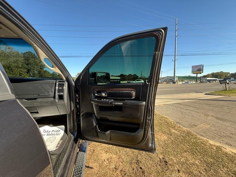 RAM 1500 Laramie Crew Cab SWB 2WD 2016