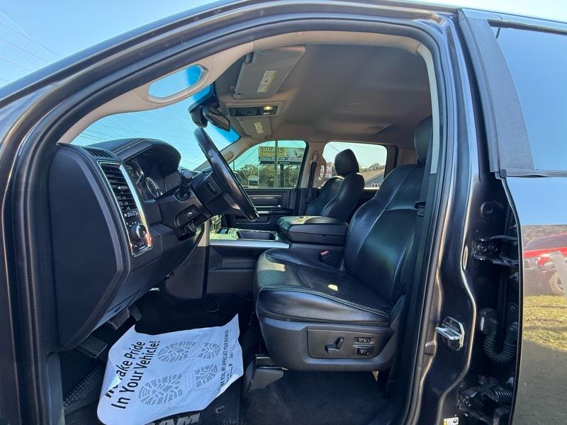 RAM 1500 Laramie Crew Cab SWB 2WD 2016