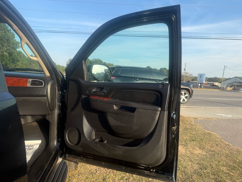 Chevrolet Tahoe LT 4WD 2011