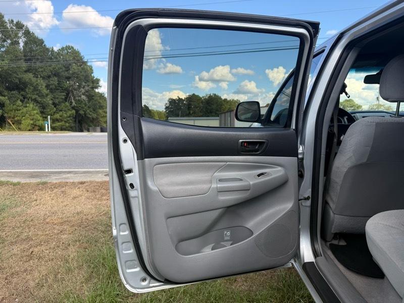 Toyota Tacoma PreRunner Double Cab Auto 2WD 2011