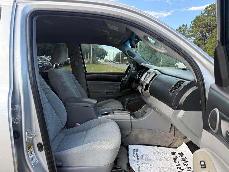 Toyota Tacoma PreRunner Double Cab Auto 2WD 2011