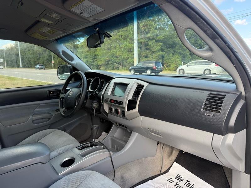 Toyota Tacoma PreRunner Double Cab Auto 2WD 2011