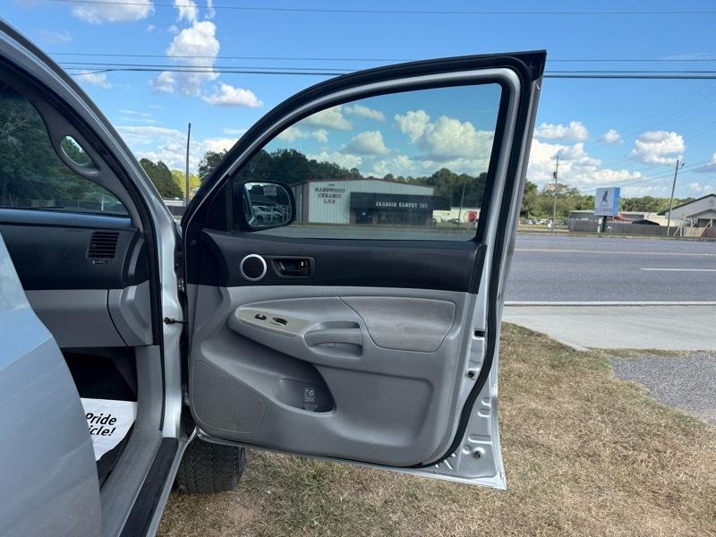 Toyota Tacoma PreRunner Double Cab Auto 2WD 2011