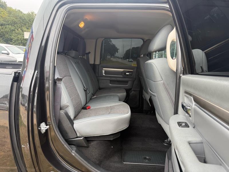 RAM 1500 Express 4x4 Quad Cab 6'4" Box 2016