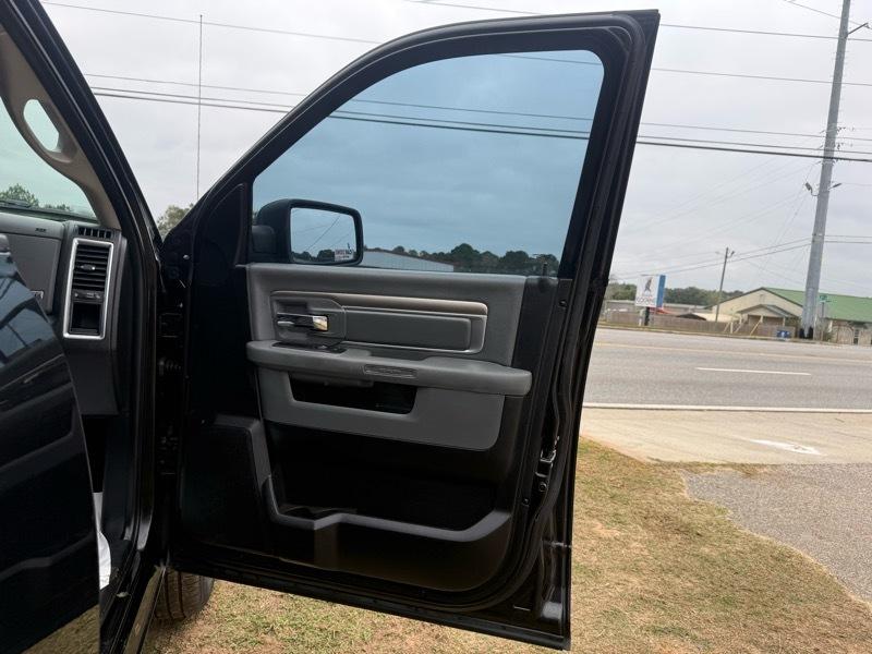 RAM 1500 Express 4x4 Quad Cab 6'4" Box 2016