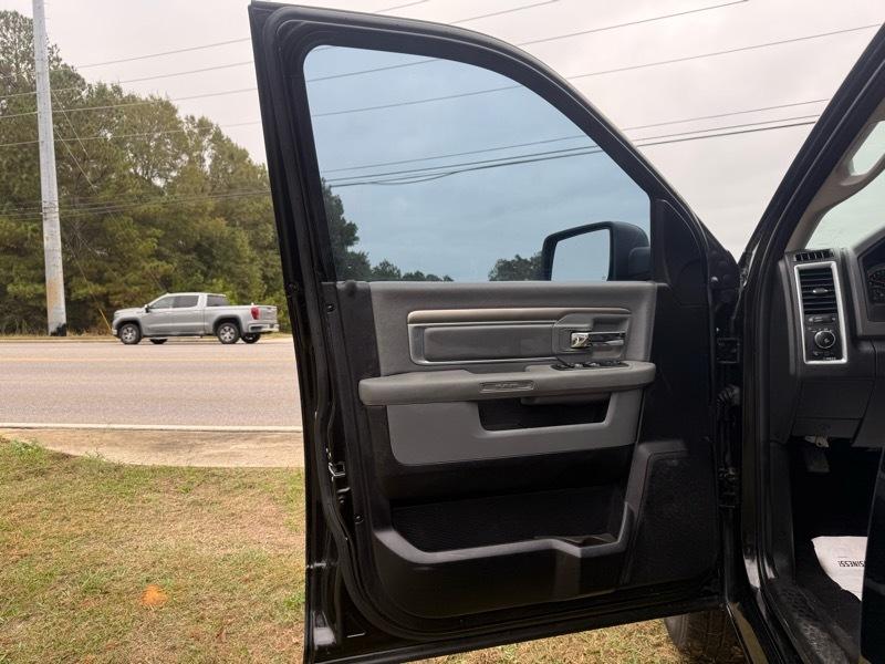 RAM 1500 Express 4x4 Quad Cab 6'4" Box 2016