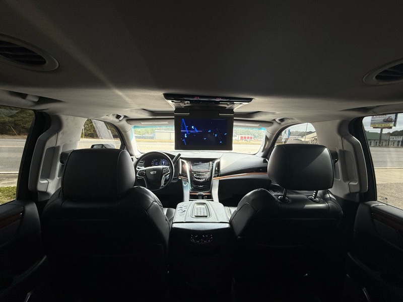 Cadillac Escalade ESV 2WD Luxury 2017