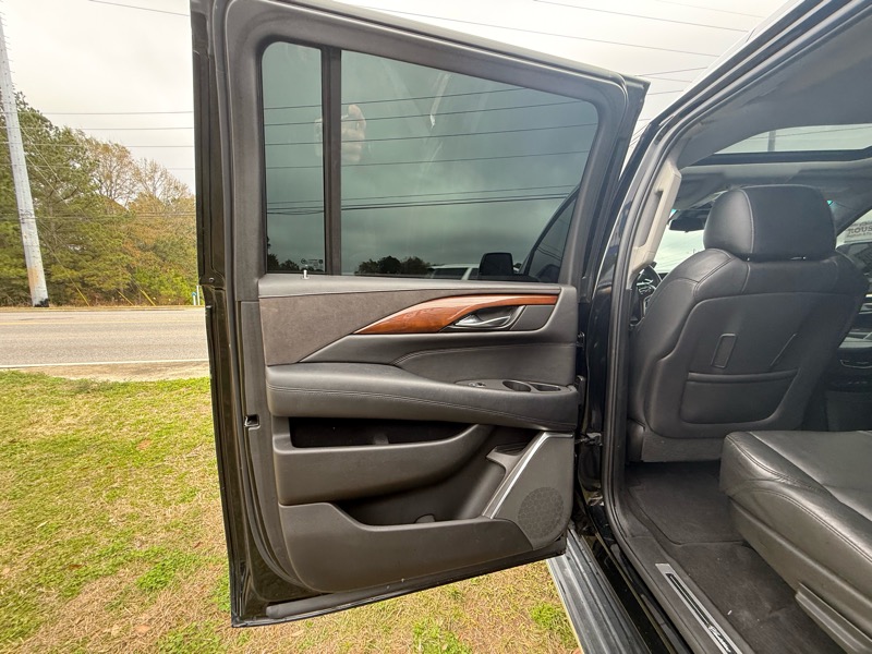 Cadillac Escalade ESV 2WD Luxury 2017