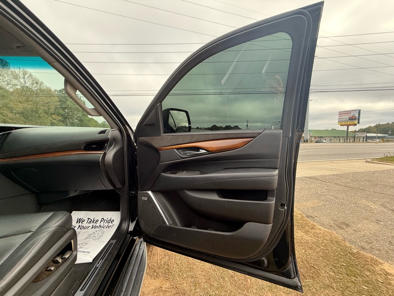 Cadillac Escalade ESV 2WD Luxury 2017