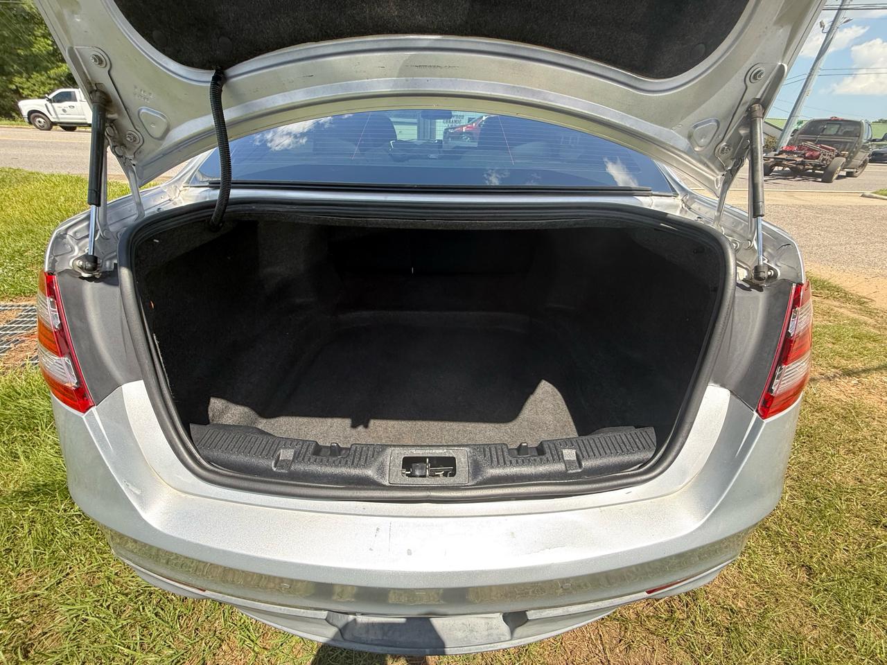 Ford Taurus Limited FWD 2019