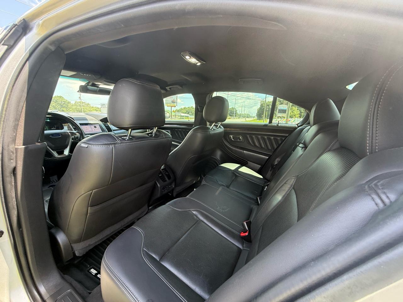 Ford Taurus Limited FWD 2019