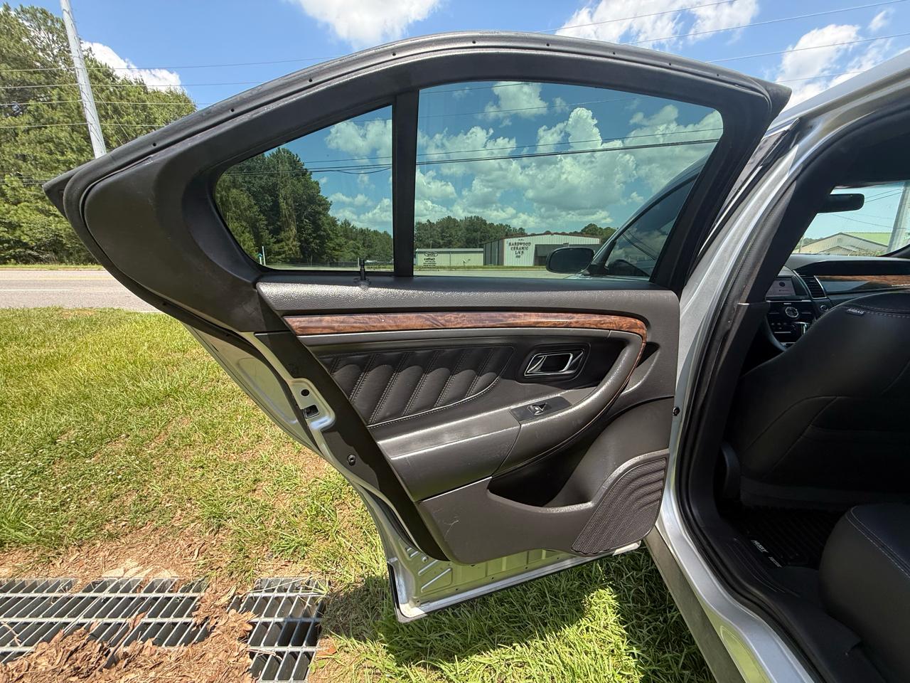 Ford Taurus Limited FWD 2019
