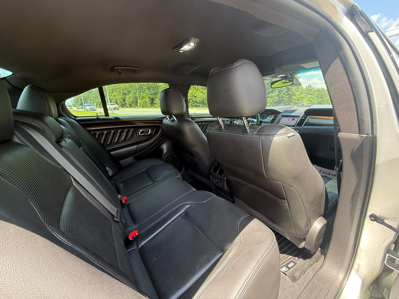 Ford Taurus Limited FWD 2019