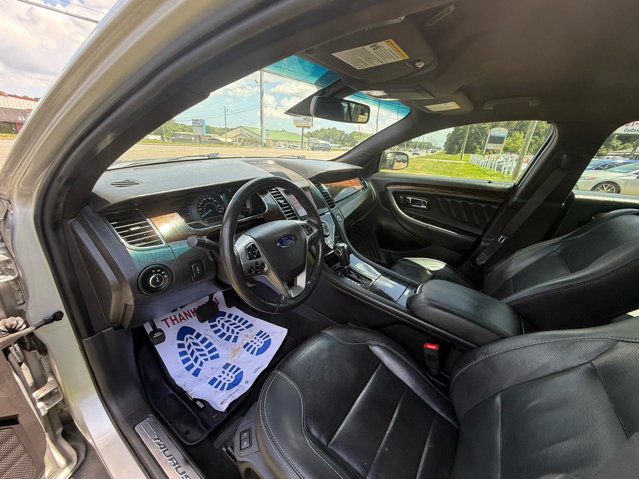 Ford Taurus Limited FWD 2019