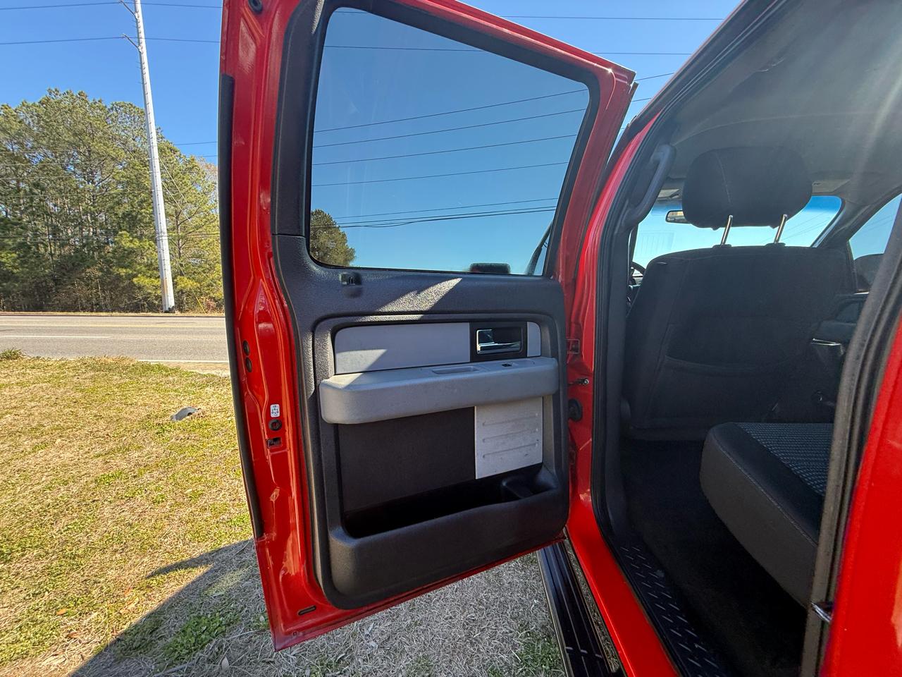 Ford F-150 XL SuperCrew 5.5-ft. Bed 2WD 2014