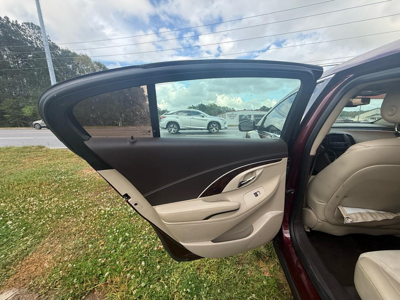 Buick LaCrosse Base FWD 2015