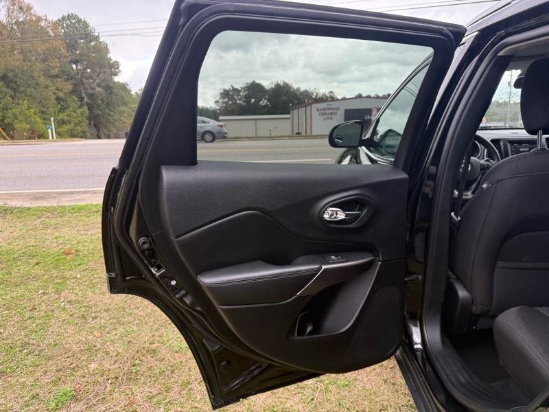 Jeep Cherokee Latitude FWD 2019