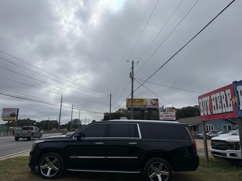 Cadillac Escalade ESV 2WD Luxury 2017