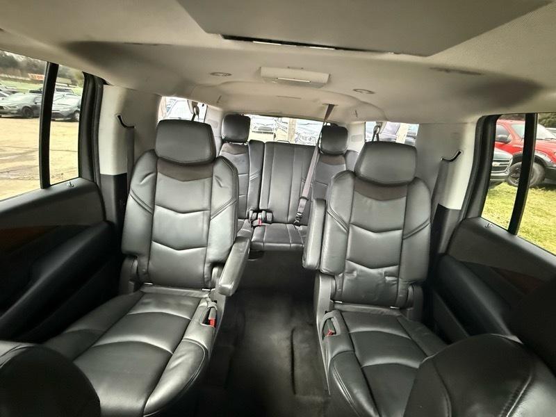 Cadillac Escalade ESV 2WD Luxury 2017